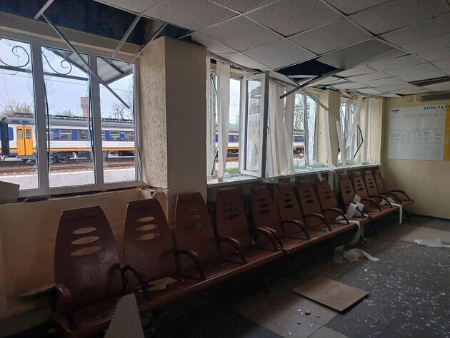 Загиблі в Донецькій області, поранені – у Херсонській, 11 людей постраждали від удару РФ по вокзалу в Балаклії. Зведення ОВА