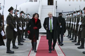 Посол Великобритании в Украине Симмонс: Мы готовы работать в будапештском формате