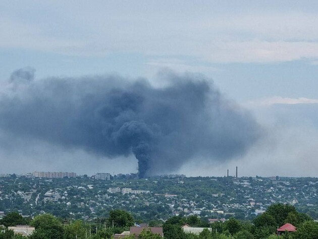 В оккупированном Луганске раздались взрывы и случился пожар – ОВА