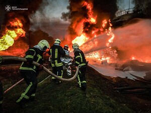 Через російський удар у Тернополі горить резервуар із паливом, у повітрі – у 4–10 разів перевищено вміст хлору. Головне