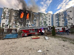 У Бєлгородській області, за словами губернатора, дрон влетів у багатоповерхівку. Відео